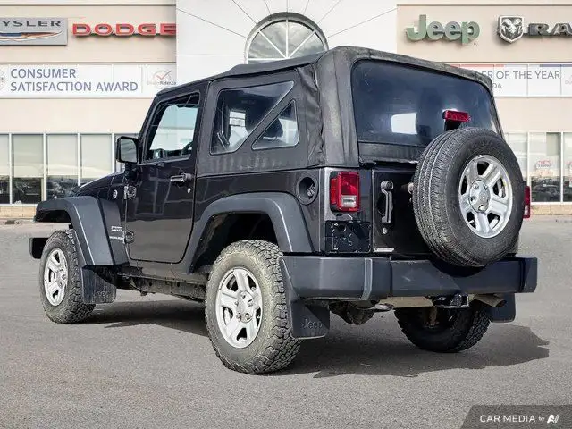 2018 Jeep Wrangler JK Sport | Cloth | Manual in Cars & Trucks in Grande Prairie - Image 3