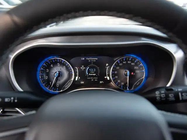 2025 Chrysler Grand Caravan SXT, Heated Leather, Lane Keep in Cars & Trucks in Calgary - Image 13