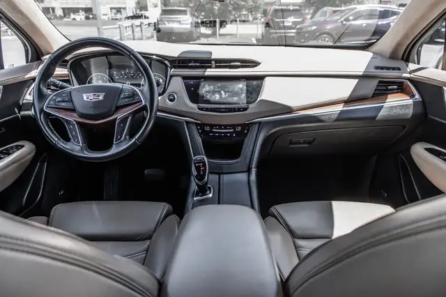 2017 Cadillac XT5 Platinum AWD*toit pano*mags*cuir AWD*Mags*insp in Cars & Trucks in City of Montréal - Image 35