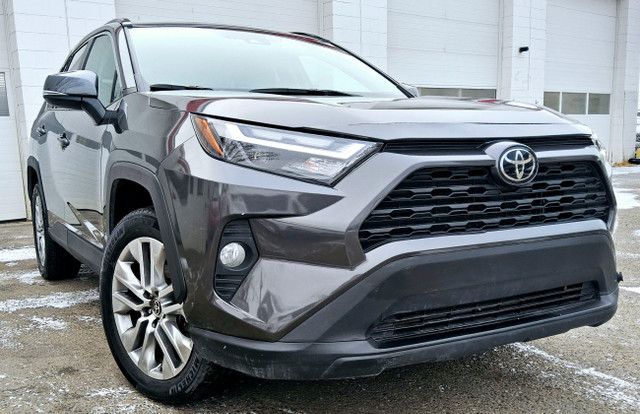 2022 Toyota RAV4 XLE in Cars & Trucks in Calgary - Image 2