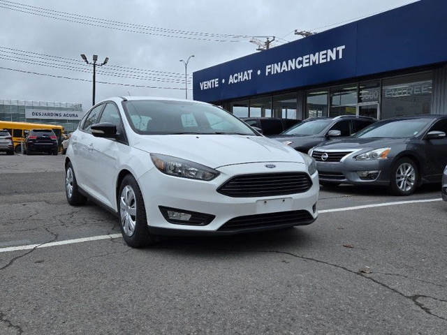 2016 Ford Focus SE HATCHBACK * A/C * CAMERA * CRUISE * CLEAN CAR in Cars & Trucks in City of Montréal