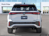 This Volkswagen Tiguan delivers a Intercooled Turbo Regular Unleaded I-4 2.0 L/121 engine powering t... (image 5)
