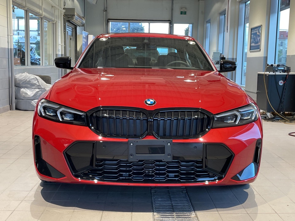 2023 BMW 330 i xDrive