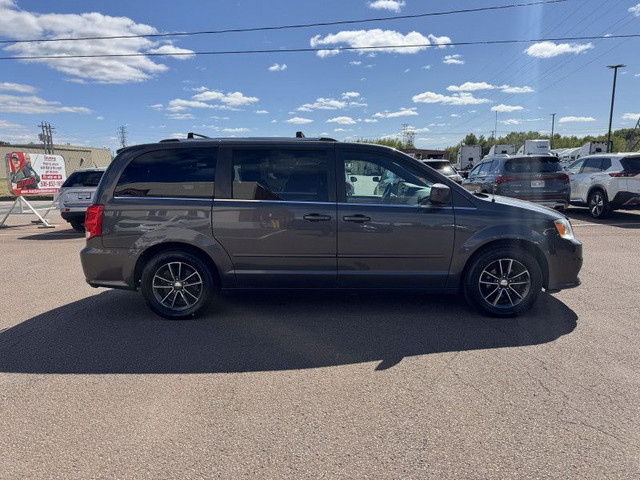 2016 Dodge Grand Caravan SXT Premium Plus - Aluminum Wheels in Cars & Trucks in Moncton - Image 4