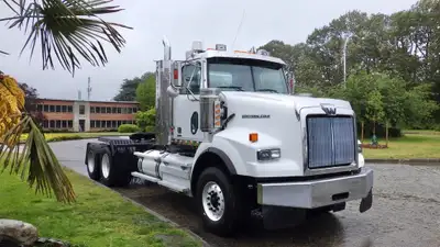 2019 Western Star Trucks 4900 SA Day Cab Highway Tractor Tandem with Air Brakes Diesel, Cummins 15.6...