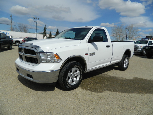 2017 Dodge RAM 1500 4x4 REG CAB/LONG BOX CLEAN FACTORY TRUCK in Cars & Trucks in Edmonton - Image 3