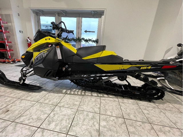  2017 Ski-Doo Summit SP 600 H.O. E-TEC $54 WEEKLY/ZERO DOWN/ONLY in Snowmobiles in North Bay - Image 3