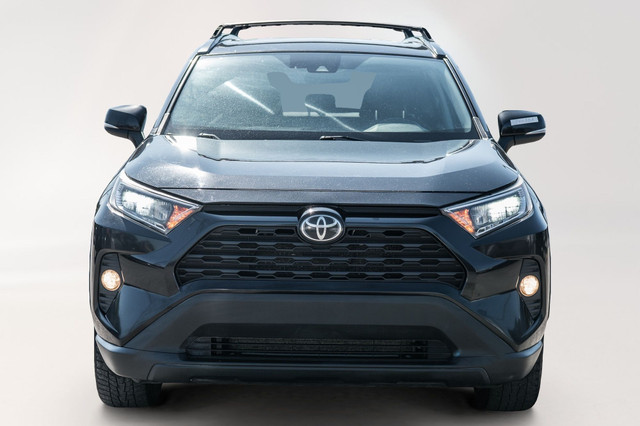 2019 Toyota RAV4 XLE * AWD * Toit ouvrant * Toujours bien entret in Cars & Trucks in City of Montréal - Image 2