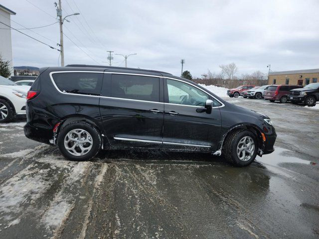 2023 Chrysler Pacifica Limited AWD | Dual TV Screens | DVD in Cars & Trucks in Guelph - Image 3