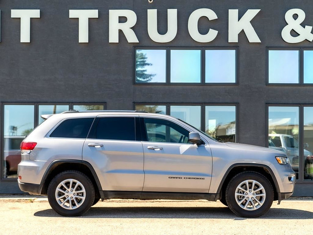2021 Jeep Grand Cherokee LAREDO 4x4 in Cars & Trucks in Saskatoon - Image 4