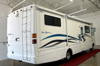 The 2002 National RV Sea Breeze LX 8311 is a well-rounded Class A motorhome designed for comfort and... (image 4)