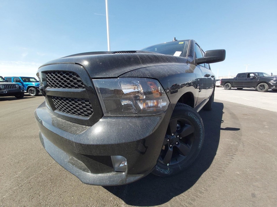 2022 Ram 1500 Classic NIGHT EDITION