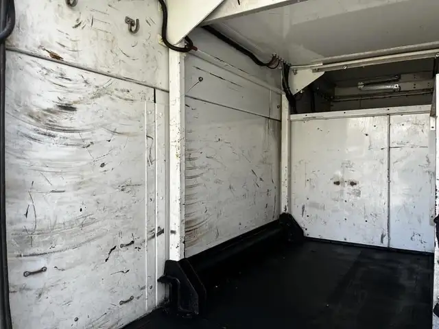 2008 ford F-550 Service Truck With Bucket 2WD Diesel in Heavy Trucks in Richmond - Image 20