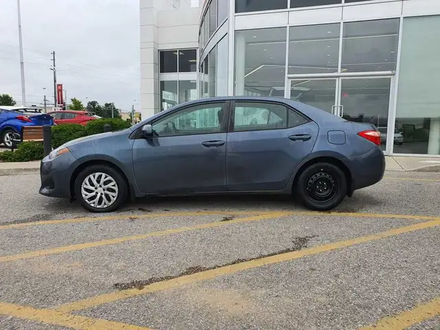 2017 Toyota Corolla 4dr Sdn CVT LE | Auto | Power Group dans Autos et camions dans Ville de Toronto - Image 5