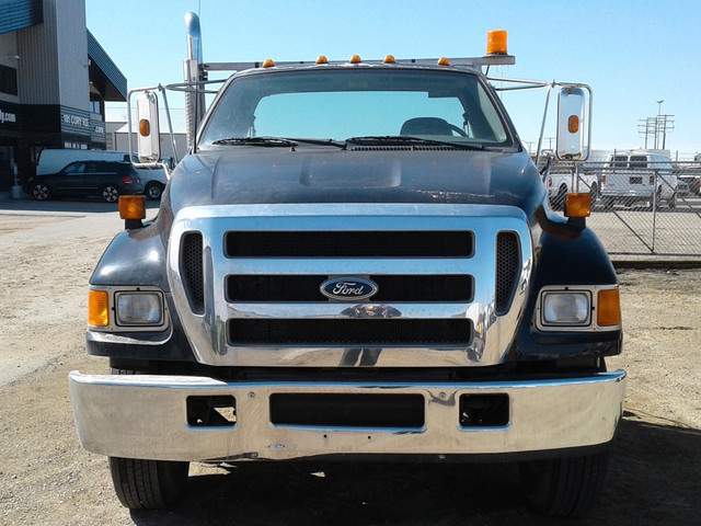 2005 Ford F750 with 28'  Car/RV Hauler Deck  (6344 org. km, 3965 in Heavy Trucks in Saskatoon