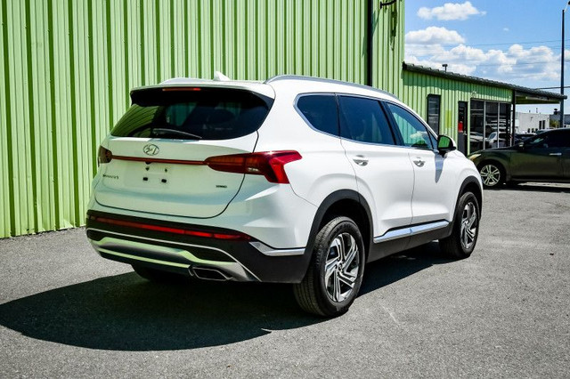 2023 Hyundai Santa Fe Preferred AWD • HEATED SEATS • NAVIGATION in Cars & Trucks in Kingston - Image 3