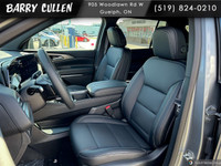 The 2025 Chevrolet Traverse LT in sleek gray with its all-wheel drive offers an impressive balance o... (image 4)