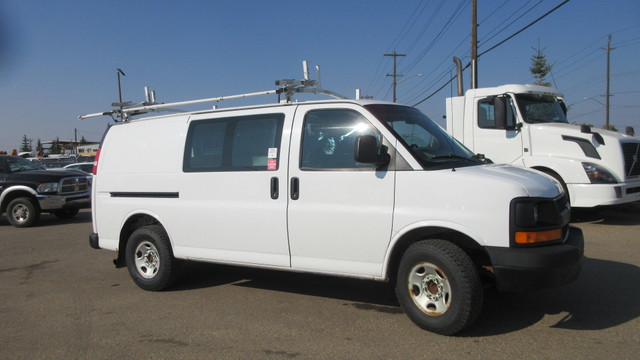 2010 Chevrolet Express Cargo Van CARGO VAN GAS in Heavy Equipment in Vancouver - Image 4