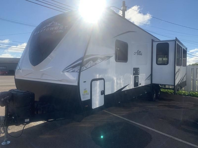 2023 East to West, INC. ALTA 2810KIK Regular Price $76039 Save $ in Travel Trailers & Campers in Charlottetown - Image 3