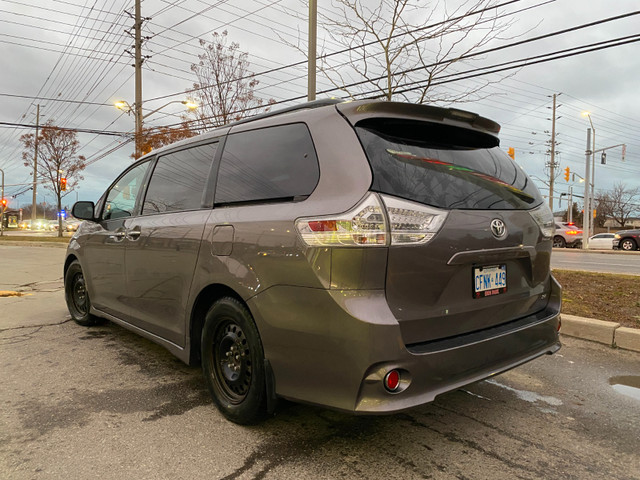 2018 TOYOTA SIENNA SE V6! ONE OWNER! LONG SERVICE RECORDS! CERTIFIED! in Cars & Trucks in Mississauga / Peel Region - Image 3