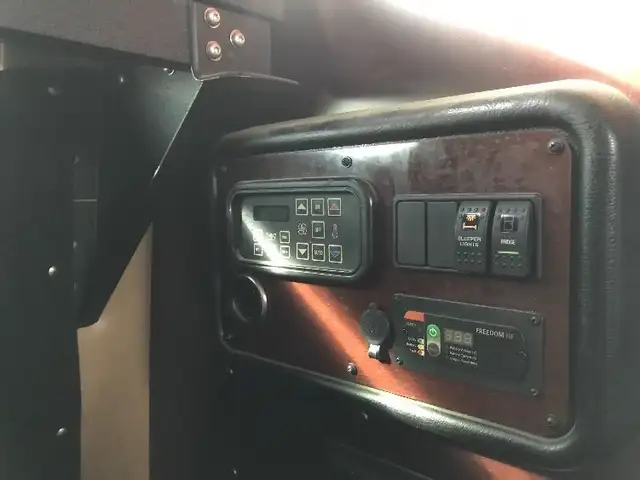 2018 Western Star 5700XE in Heavy Trucks in Delta/Surrey/Langley - Image 19