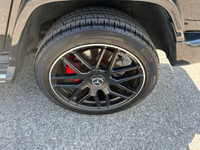 ***** 360 CAMERA *** HEATED & COOLED SEATS **** NAVIGATION **** CARBON FIBER TRIM **** * CAR-PROOF V... (image 7)