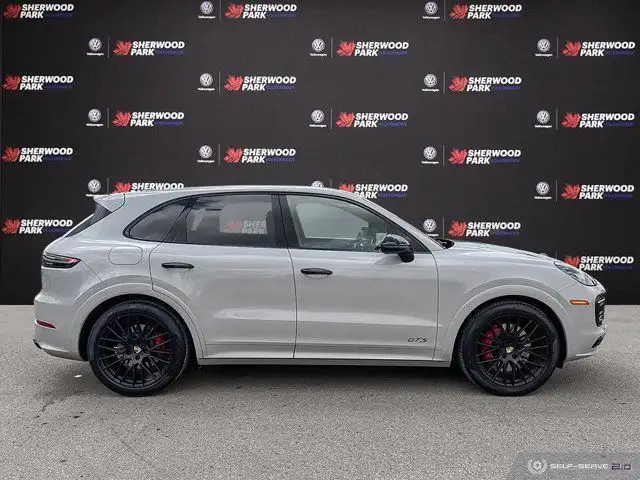 2023 Porsche Cayenne GTS | PREMUIM PKG | MATRIX HEADLIGHTS dans Autos et camions dans Comté de Strathcona - Image 8