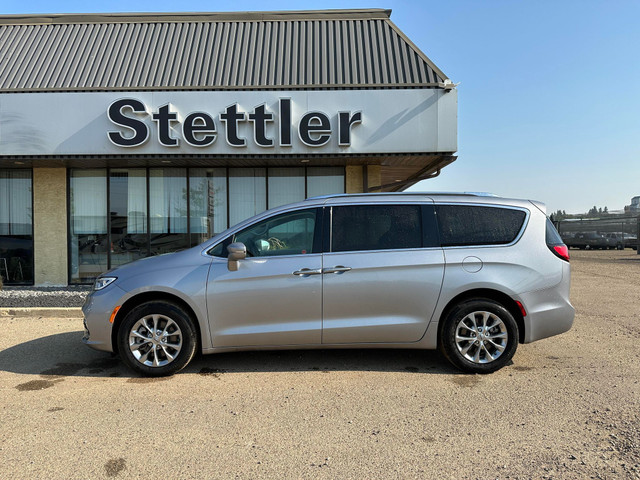 2021 Chrysler Pacifica TOURING-L! AWD! LEATHER! LOADED! in Cars & Trucks in Red Deer - Image 3