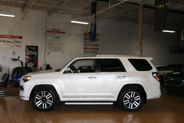  2020 Toyota 4Runner LIMITED AWD - BLINDSPOT|SUNROOF|NAVIGATION| in Cars & Trucks in City of Toronto - Image 3