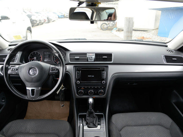 2015 Volkswagen Passat Trendline, Heated Seats, Backup Camera in Cars & Trucks in Calgary - Image 3