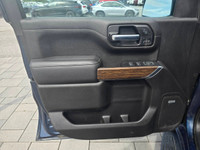 2022 Chevrolet Silverado 1500 LTD 4WD Crew Cab High Country with the 5.3L V8 and only 70,000kms. Cle... (image 8)