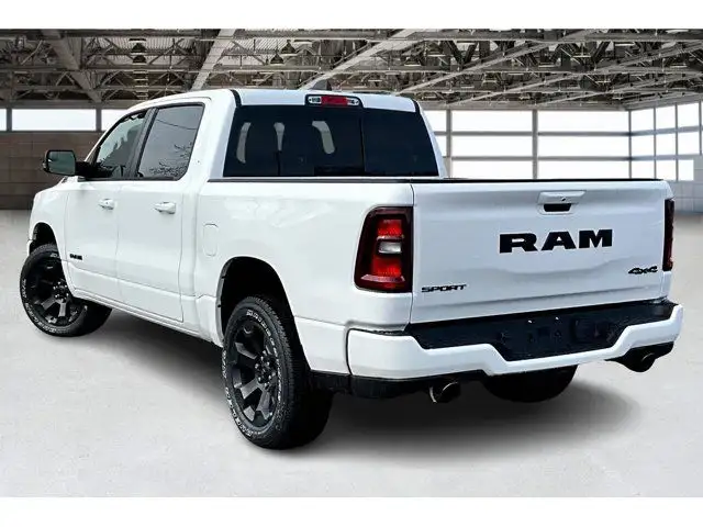 2025 Ram 1500 SPORT CREW Nav Surround Camera Pano Roof dans Autos et camions dans Région de Mississauga/Peel - Image 4