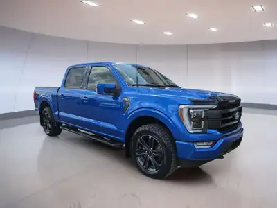 Experience ultimate driving luxury with the Ford F-150, featuring a robust 4WD and a smooth 10-speed...