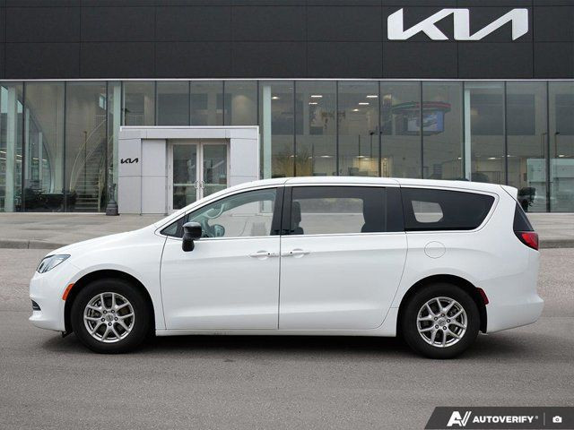 2024 Chrysler Voyager LX | Remote Start | Bucket Seats in Cars & Trucks in Guelph - Image 2