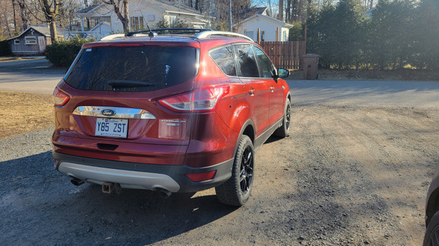 2015 Ford Escape Titanium in Cars & Trucks in Victoriaville - Image 3