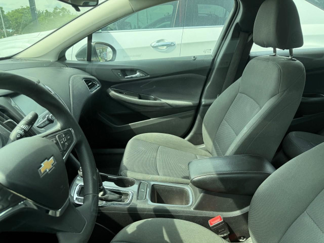 2018 Chevrolet Cruze LT Auto VERY FUEL EFFICEINT | GREAT SERV... in Cars & Trucks in London - Image 4