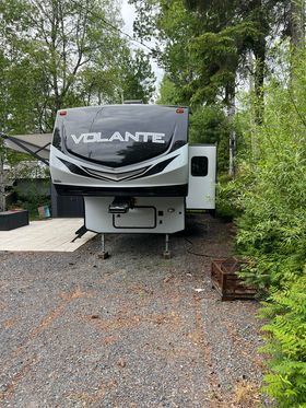 2020 FIFTH WHEEL 36 PIED , BUNK BED , 2 CHAMBRE FERMER 418-932-6 in Travel Trailers & Campers in Québec City