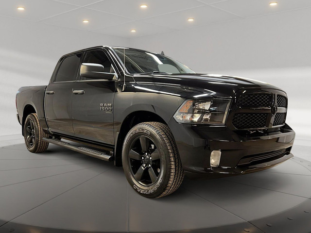 2023 RAM 1500 Classic EXPRESS NIGHT CREW CAB 4X4 in Cars & Trucks in Laval / North Shore - Image 3