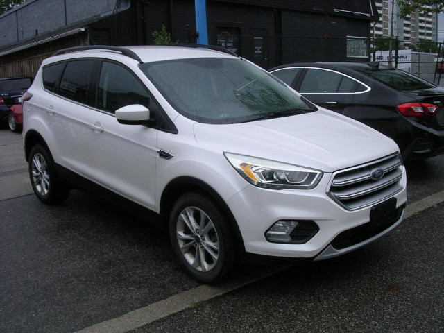 2017 Ford Escape 4WD 4dr SE in Cars & Trucks in City of Toronto - Image 2