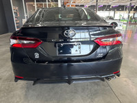 La Toyota Camry SE AWD 2023 combine le confort raffiné d'une berline intermédiaire avec la confiance... (image 5)