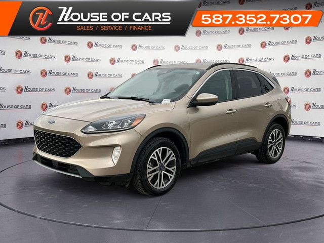2020 Ford Escape SEL / Heated Leather Seats / Back Up Cam in Cars & Trucks in Calgary