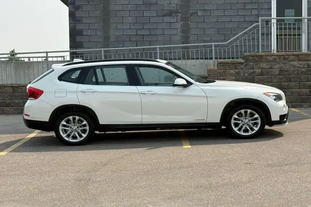 2015 BMW X1 AWD 4dr xDrive28i|BIG SUMMER BLOWOUT! dans Autos et camions dans Calgary - Image 7