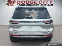 This Jeep Grand Cherokee delivers a Regular Unleaded V-6 3.6 L/220 engine powering this Automatic tr... (image 4)
