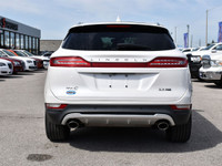 The 2015 Lincoln MKC AWD is a luxurious and high-performing vehicle that is sure to impress. With fe... (image 5)