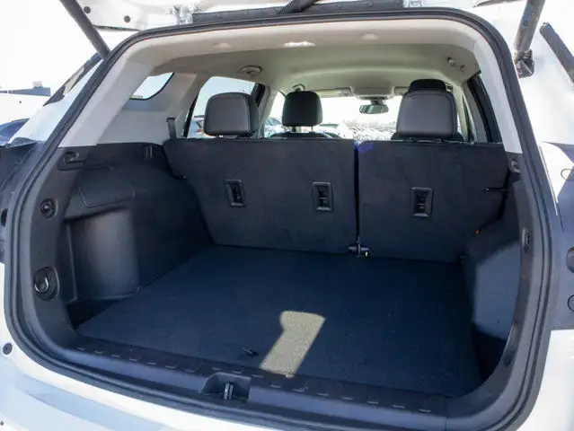 2024 GMC Terrain SLT - Lane Keeping Assist in Cars & Trucks in Belleville - Image 15