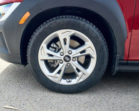PULSE RED, BLACK, LEATHER SEAT TRIM, Wheels: 17 x 7.0J Aluminum, Wheels w/Silver Accents, Variable I... (image 9)