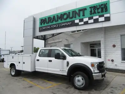 6.7 L DIESEL ENGINE, AUTO TRANS, 4X4, A/C, TILT STEERING WITH CRUISE CONTROL, 40/20/40 VINYL SEATS,...