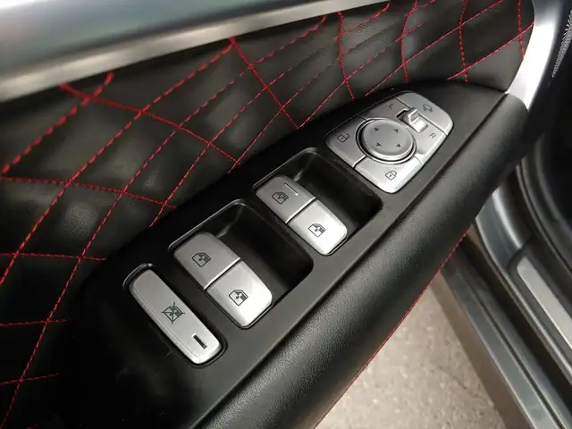 2019 Genesis G70 3.3T Sport AWD | SUNROOF | NAV | HTD SEATS | LT in Cars & Trucks in Oakville / Halton Region - Image 19