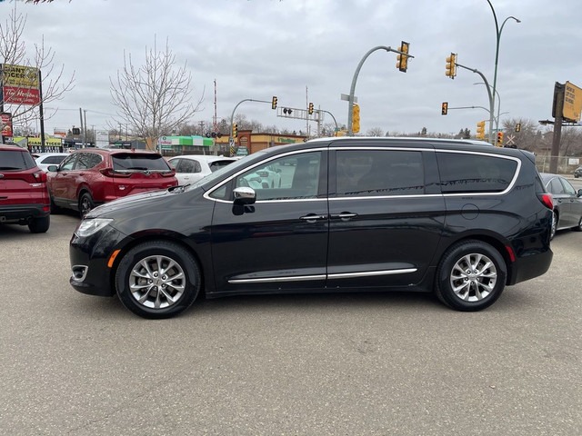  2017 Chrysler Pacifica Limited-sunroof-DVD in Cars & Trucks in Saskatoon - Image 3