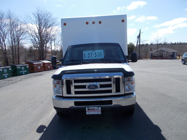 2019 Ford E-Series Cutaway Cube Van in Cars & Trucks in Bedford - Image 4